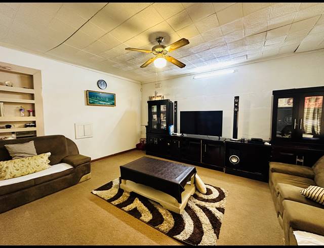 4 BEDROOM HOUSE FOR SALE IN LAMBTON